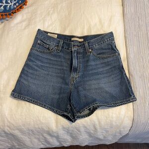 Levi’s 80s Mom Shorts